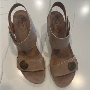 Taos Footwear new no tag/box
